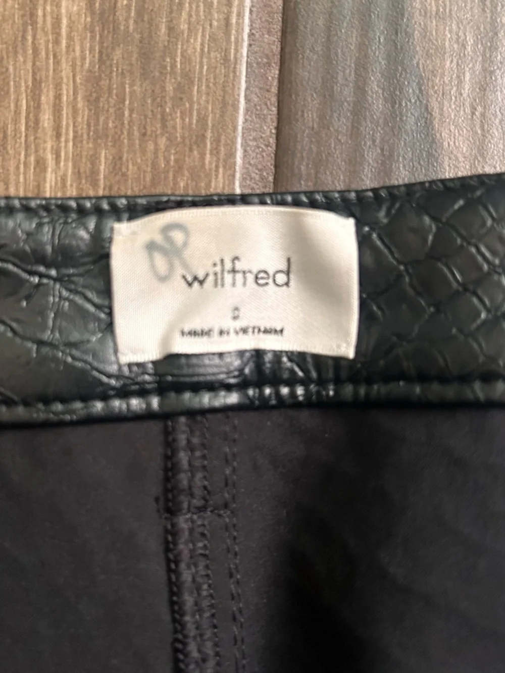 NWT Aritzia Wilfred The Melina Vegan Leather Pant in Black Python Sz 0 SHORT